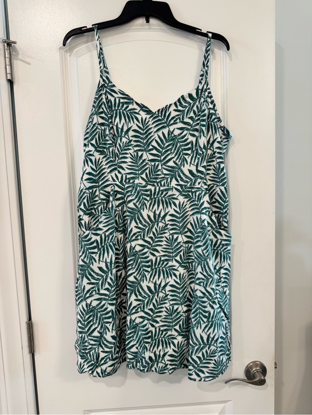 Green Leaf Print Spaghetti Strap Dress